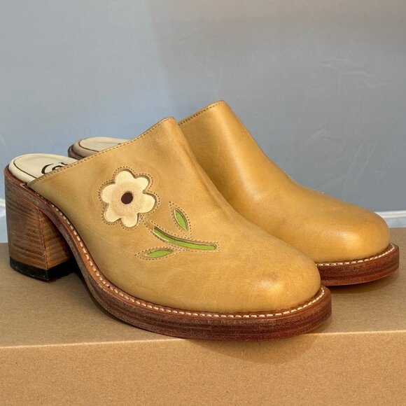 Sendra Shoes - Sendra Vintage Toledo Clog in Tan